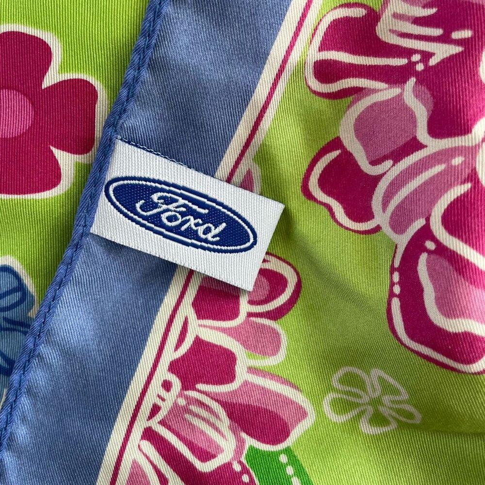Lilly Pulitzer 100% Silk Ford Floral Mum Scarf Blue Pink - Picture 5 of 5